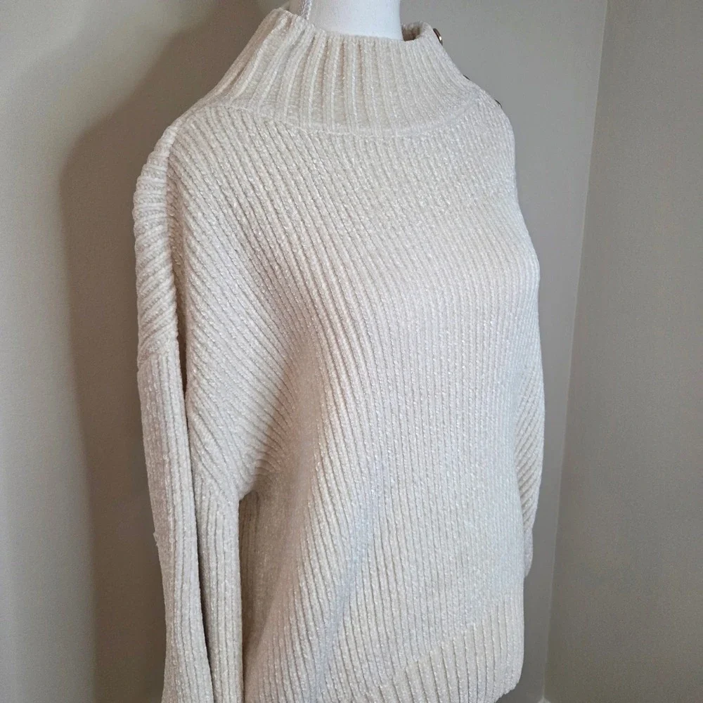 Cynthia Rowley Chenille Mock Neck‎ Sweater Gold Shoulder Button Cream Large - Picture 3 of 6